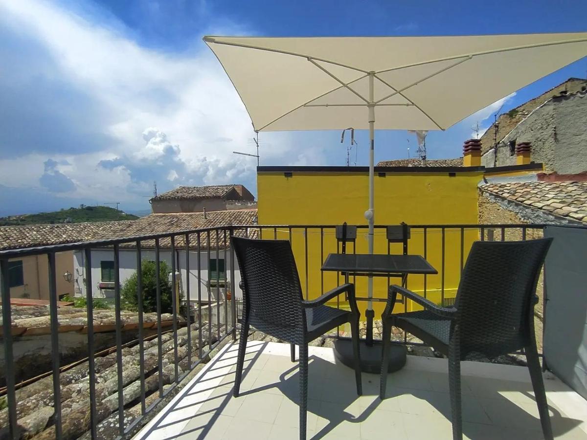 Casa In Centro Storico Vista Gran Sasso Apartment Atri Exterior photo